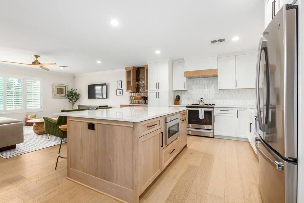 Feriehus Casa Gia- Quiet Luxury Biltmore Area - Heated Pool *